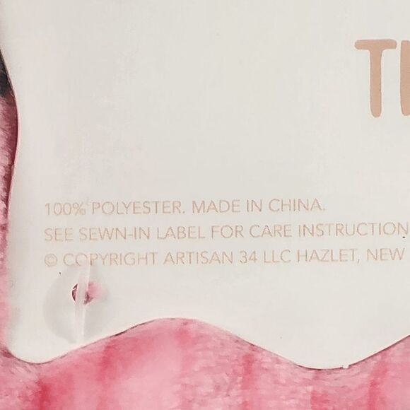 NWT Riley's Room Ice Cream Throw: Sweet Coziness NWT - Picture 2 of 5